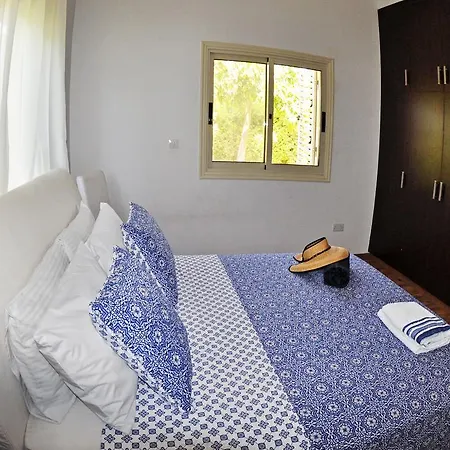 Ameli Beach House Meneou