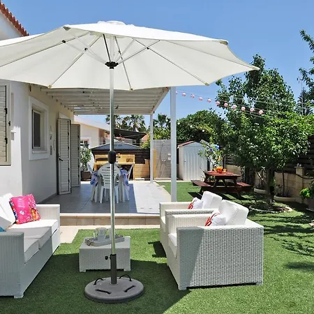 Ameli Beach House Meneou